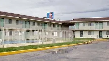 Days By Wyndham I-80 River Hotel