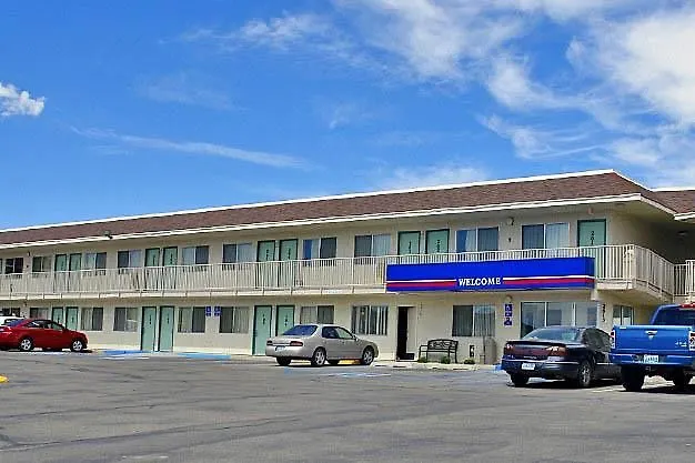 Hotel Days By Wyndham I-80 River